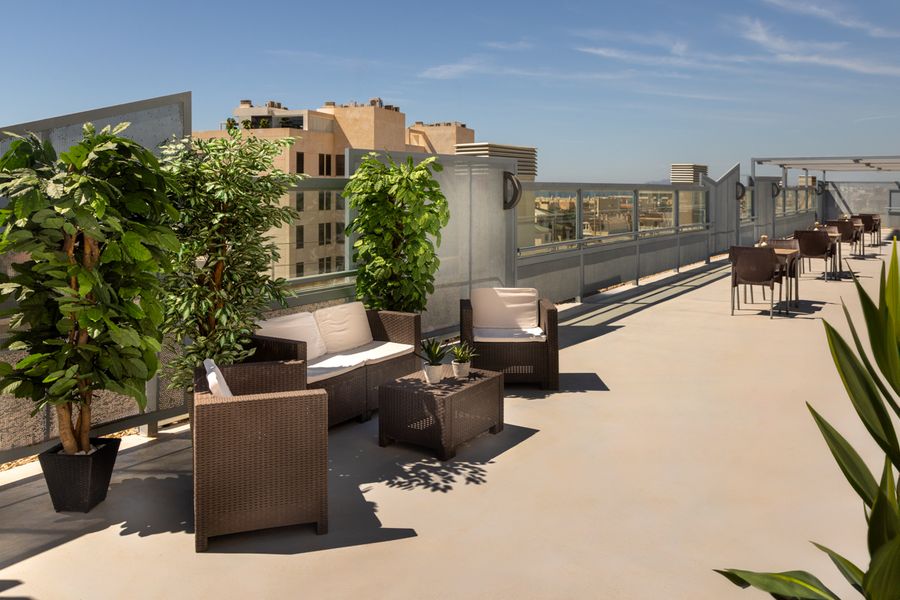 Terraza DomusVi Santa Pola