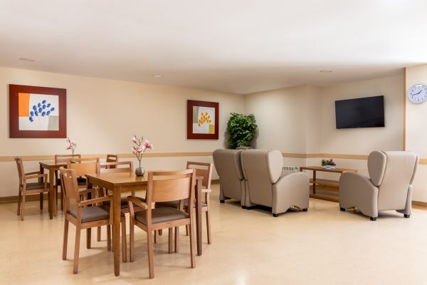 Salón TV en residencia de ancianos