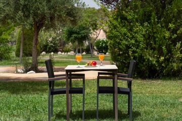 Jardín y terraza Residencia DomusVi Elda