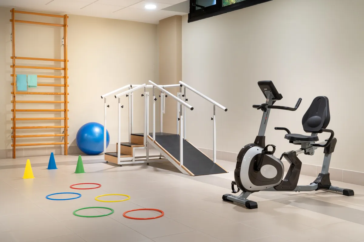 Gimnasio y sala de rehabilitación para mayores