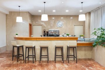 Residencia de Mayores Albufera en Madrid. Cafetería. 6.