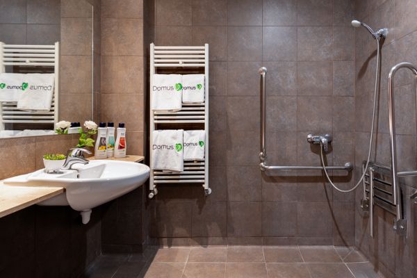 baño residencia DomusVi Capdepera