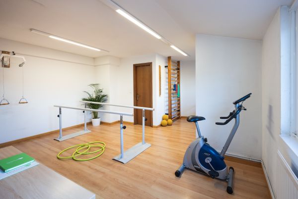 Gimnasio y sala de rehabilitación para mayores