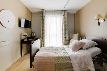 Chambre cocoonning en maison de retraite style hotel à Crouy-en-Thelle, Résidence Les Cèdres