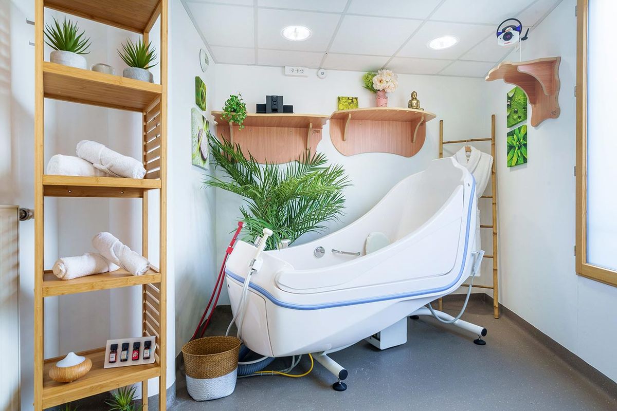 Salon spa massage baignoire Parker Résidence Ornano à Parislumineuse avec exposition soleil
