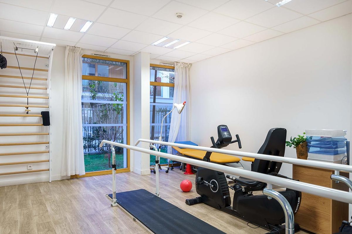 salle de sport Résidence Ornano à Paris avec vue dégagée baie vitrée