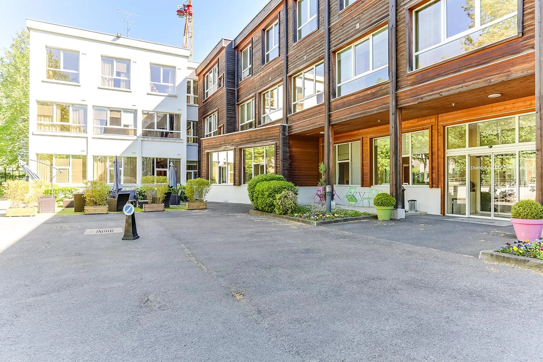 cour avant maison retraite meudon, ehpad domusvi résidence du parc