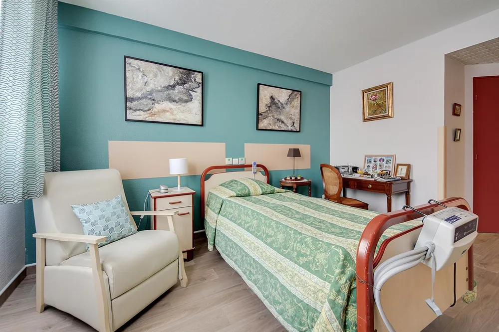 Chambre thème bleu turquoise aménagée Résidence Sainte-Eugénie à Le-Soler