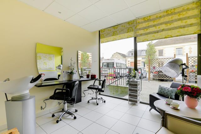 Salon de coiffure pour personnes agées maison de retraite à Crouy-En-Thelle, Résidence Les Cèdres