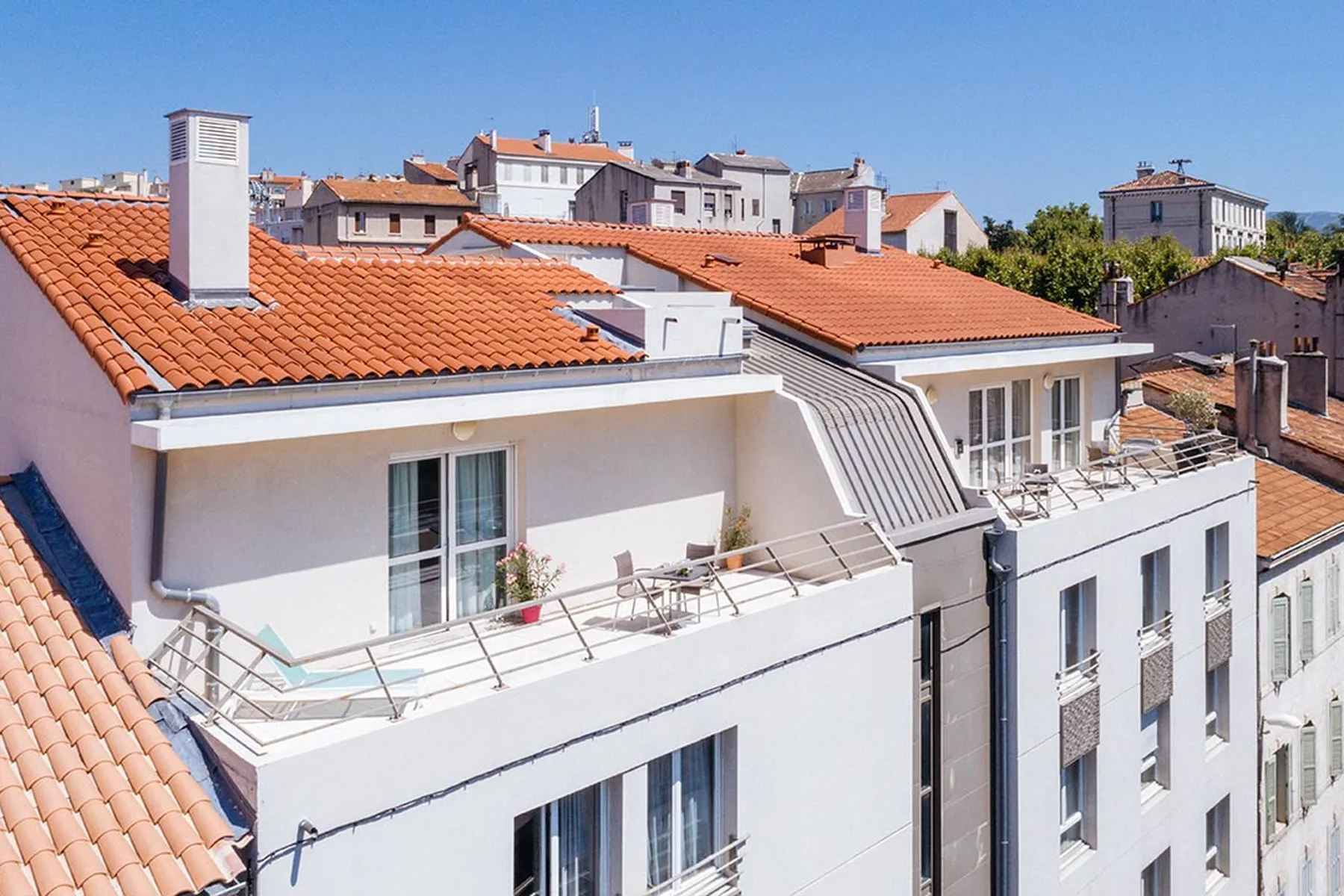 Balcon toiture immeuble maison de retraite à Marseille, Résidence Longchamp