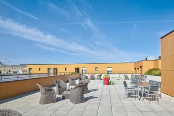 terasse vue dégagée sur la ville exposition soleil amenagée façade extérieur avec route Les Jardins d'Elodie à Le-Havre
