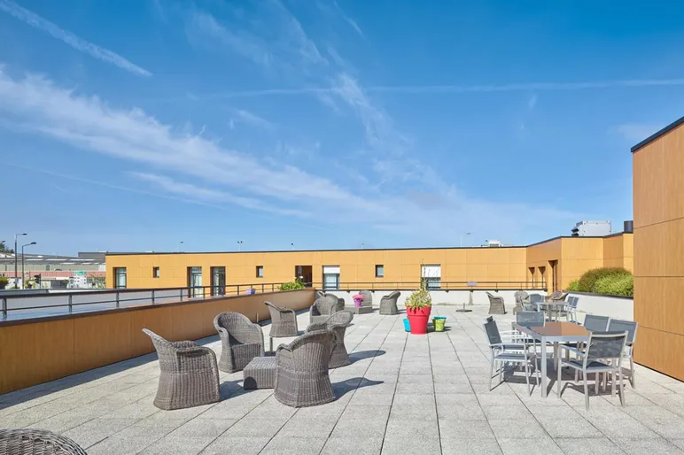 terasse vue dégagée sur la ville exposition soleil amenagée façade extérieur avec route Les Jardins d'Elodie à Le-Havre