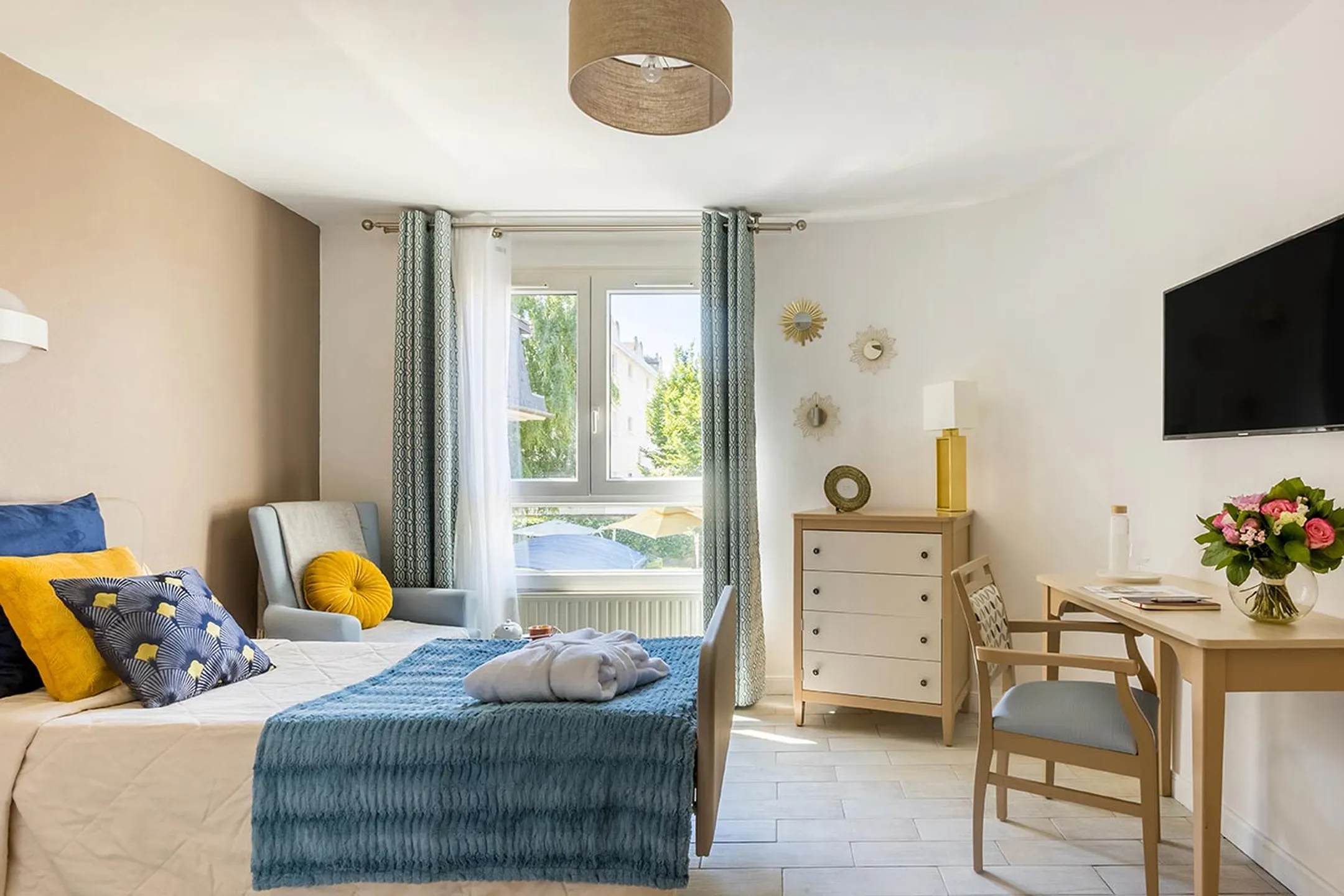 chambre lumineuse et aménagé à la résidence azur, colombes (92)