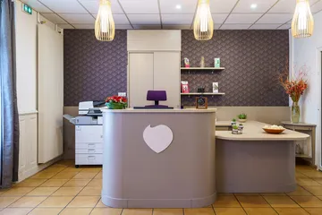 réception acceuil mauve gris domusvi, maison retraite garches, ehpad résidence isis