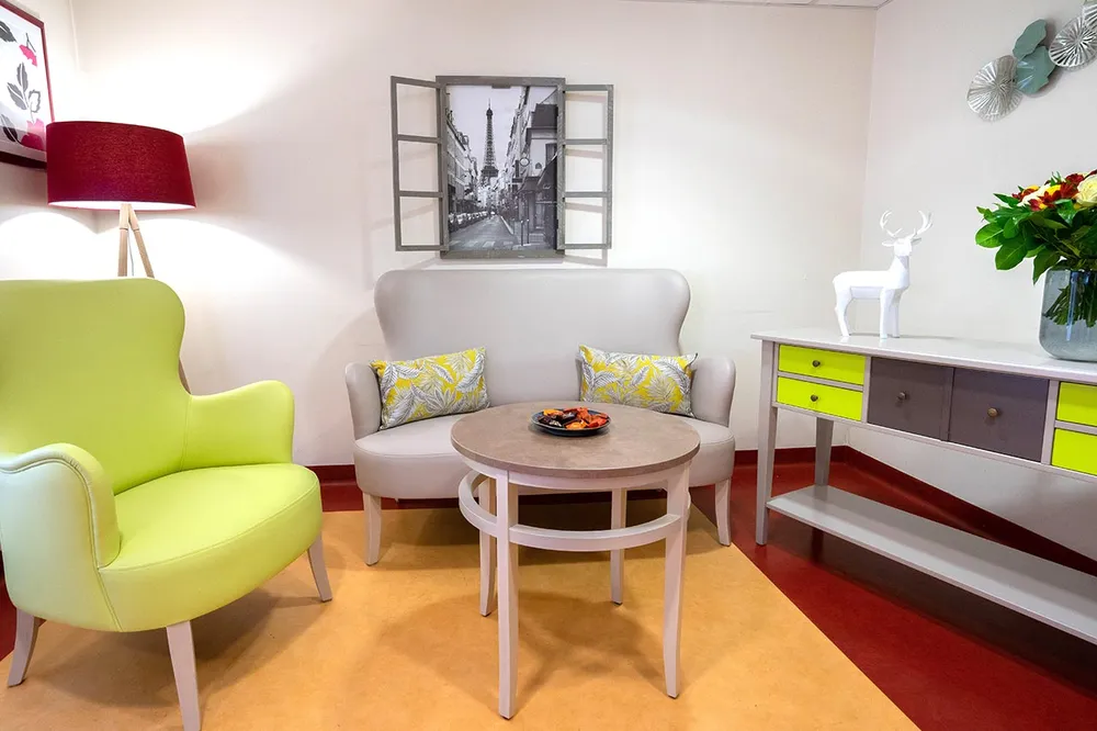 Salon privée thème gris et vert maison retraite à srevres, domusvi médicis ehpad