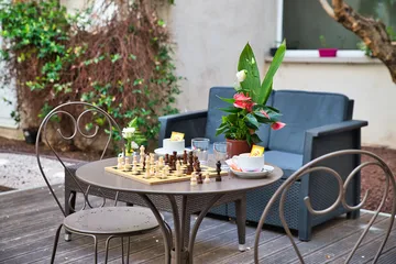Petit jardin avec jeu d'echec en ehpad à Marseille, Résidence Horizon Bleu