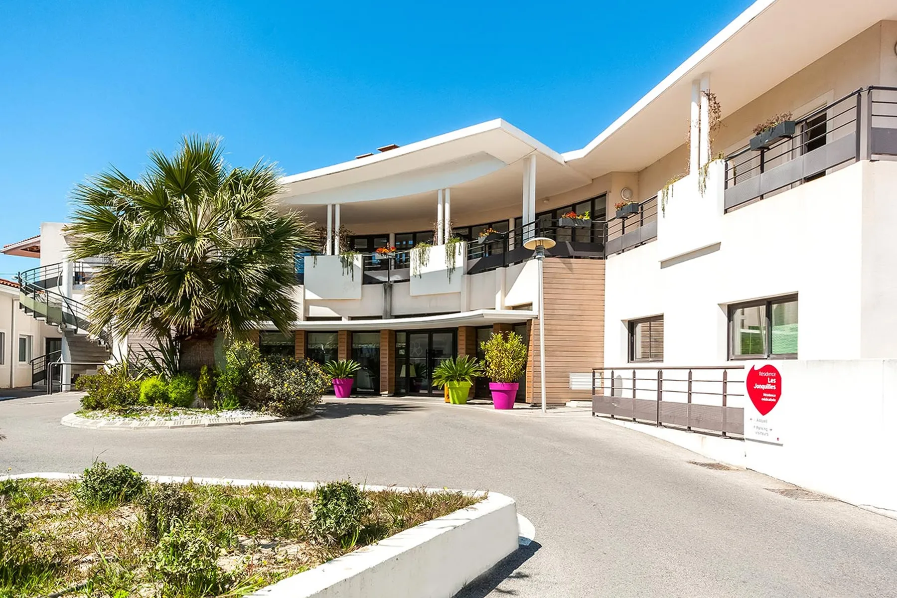 facade villa domusvi résidence luxe repos alzheimer à Marseille, Résidence Les Jonquilles