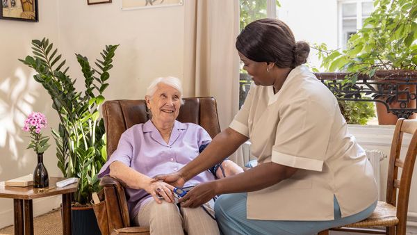 une infirmière à domicile