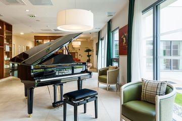 salon de piano de la maison de retraite à pau