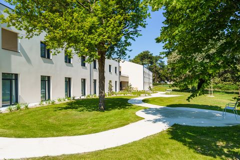 espace exterieur de la residence des grands chenes