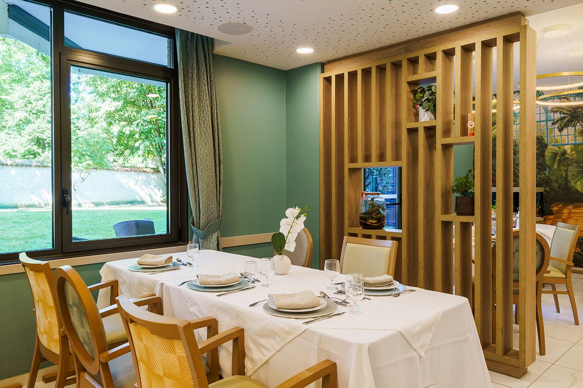 Salle à manger élégante et lumineuse - résidence Tiers Temps Lyon