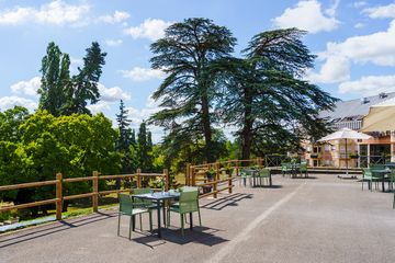Terrasse aménagée à la Résidence Villa Thalia à Saint-Rémy