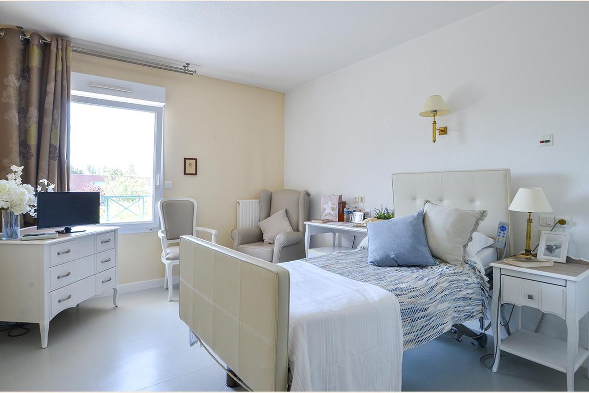 chambre avec lit double ehpad cucq