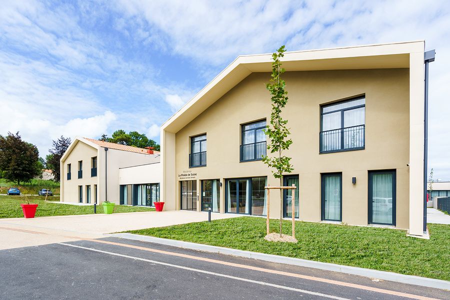 Facade Résidence Seniors La Pinede de Suzac à Meschers