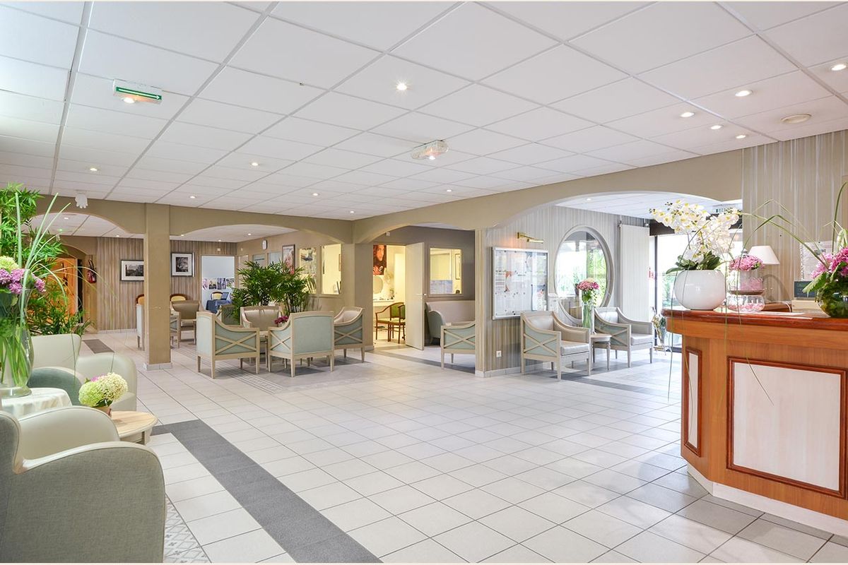 salle de vie maison de retraite la fontaine medicis