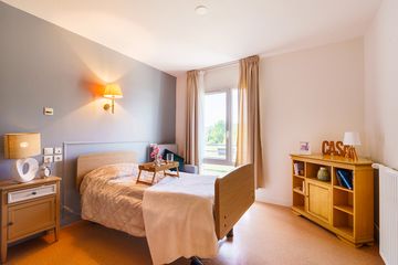 chambre aménagé et meublé ehpad romainville