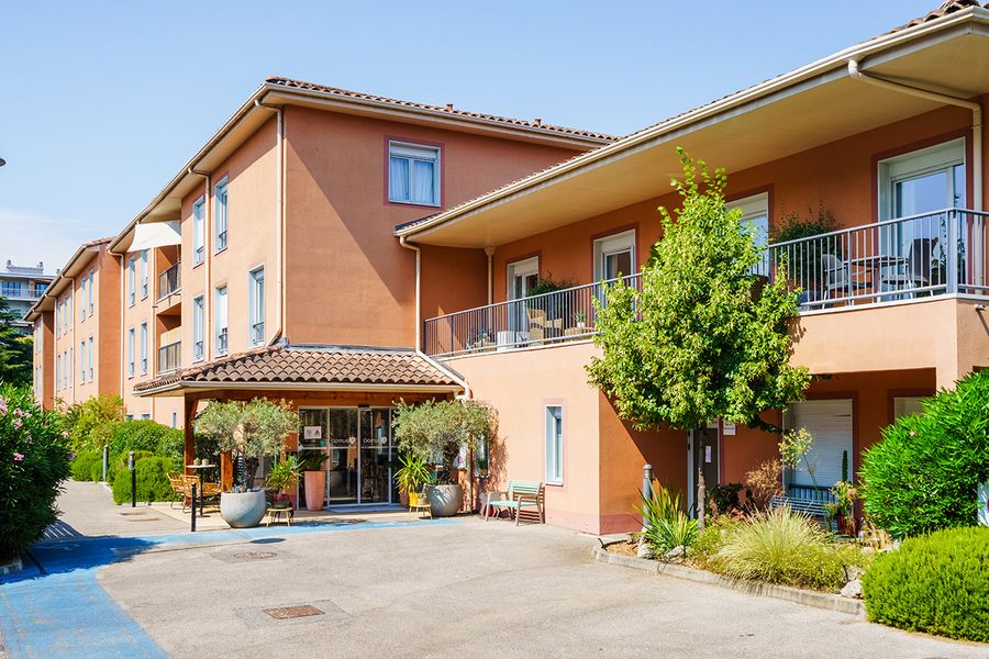 facade résidence la villa des saules le cannet