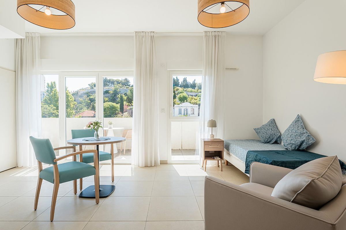 appartement avec balcon residence seniors les terrasses de sainte marthe à marseille