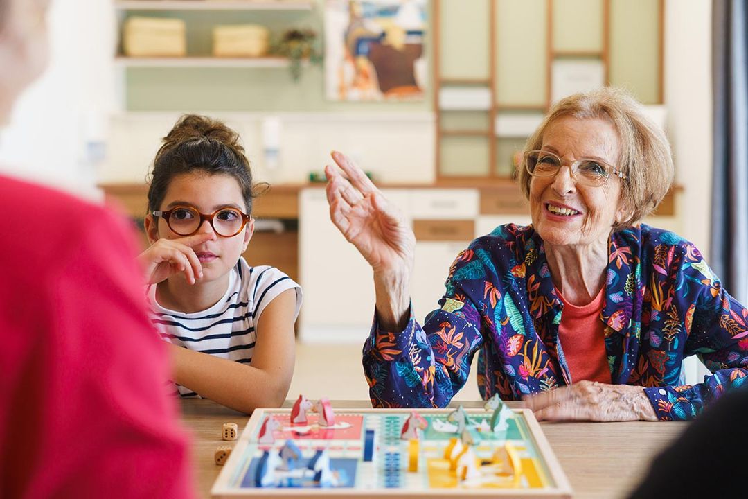 jeu de société personne agée et enfant