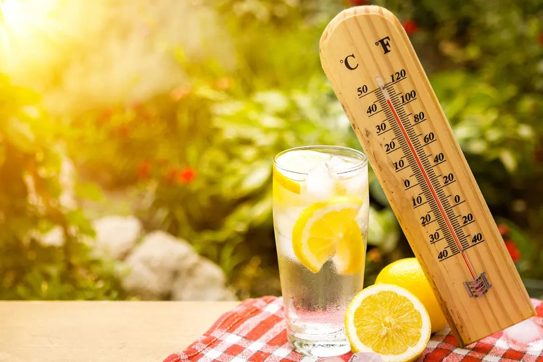 thermomètre 45 degrés celsius et boisson fraiche