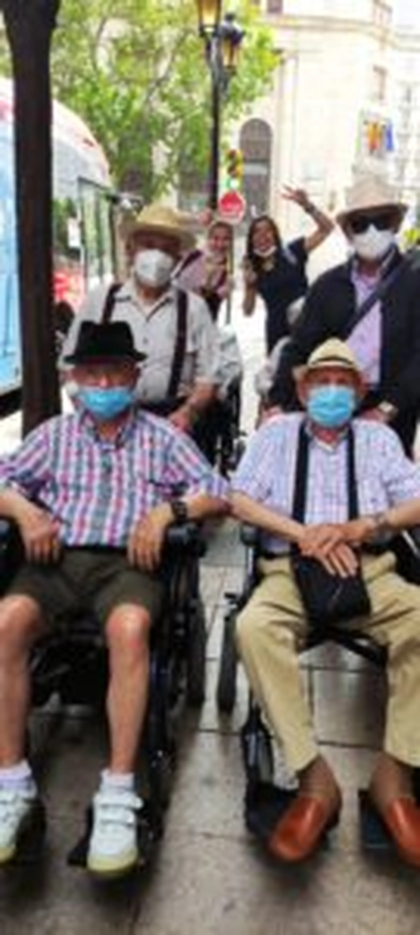 Equipo-Sombrero-min-135x300.jpg
