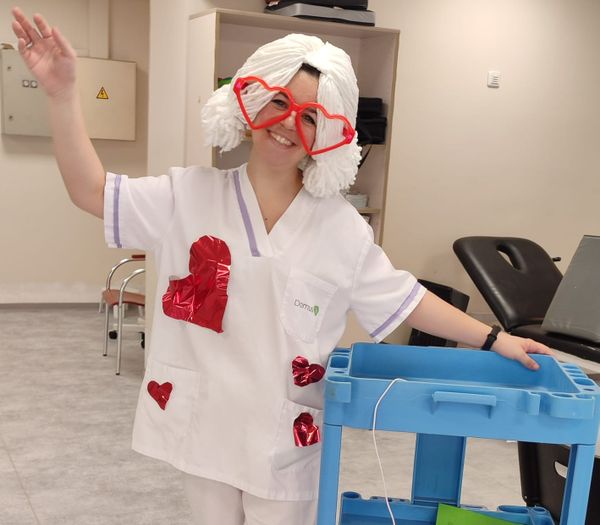 fiesta de los enamorados en la residencia de ancianos