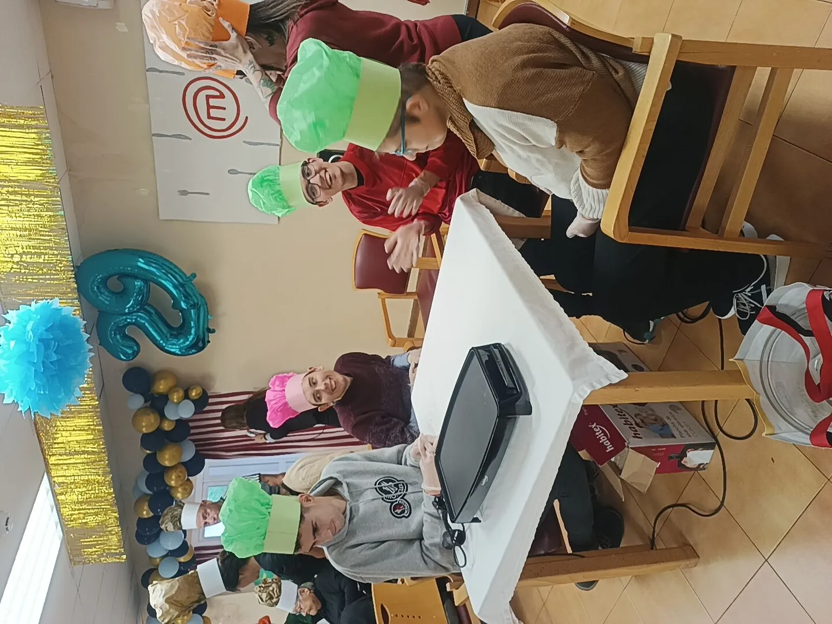 abc010e5-dab6-4e24-9d7a-3d266c4e4af9.jpg