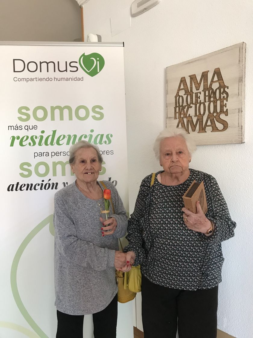 24042024124039SSSia del libro hermanas.jpg