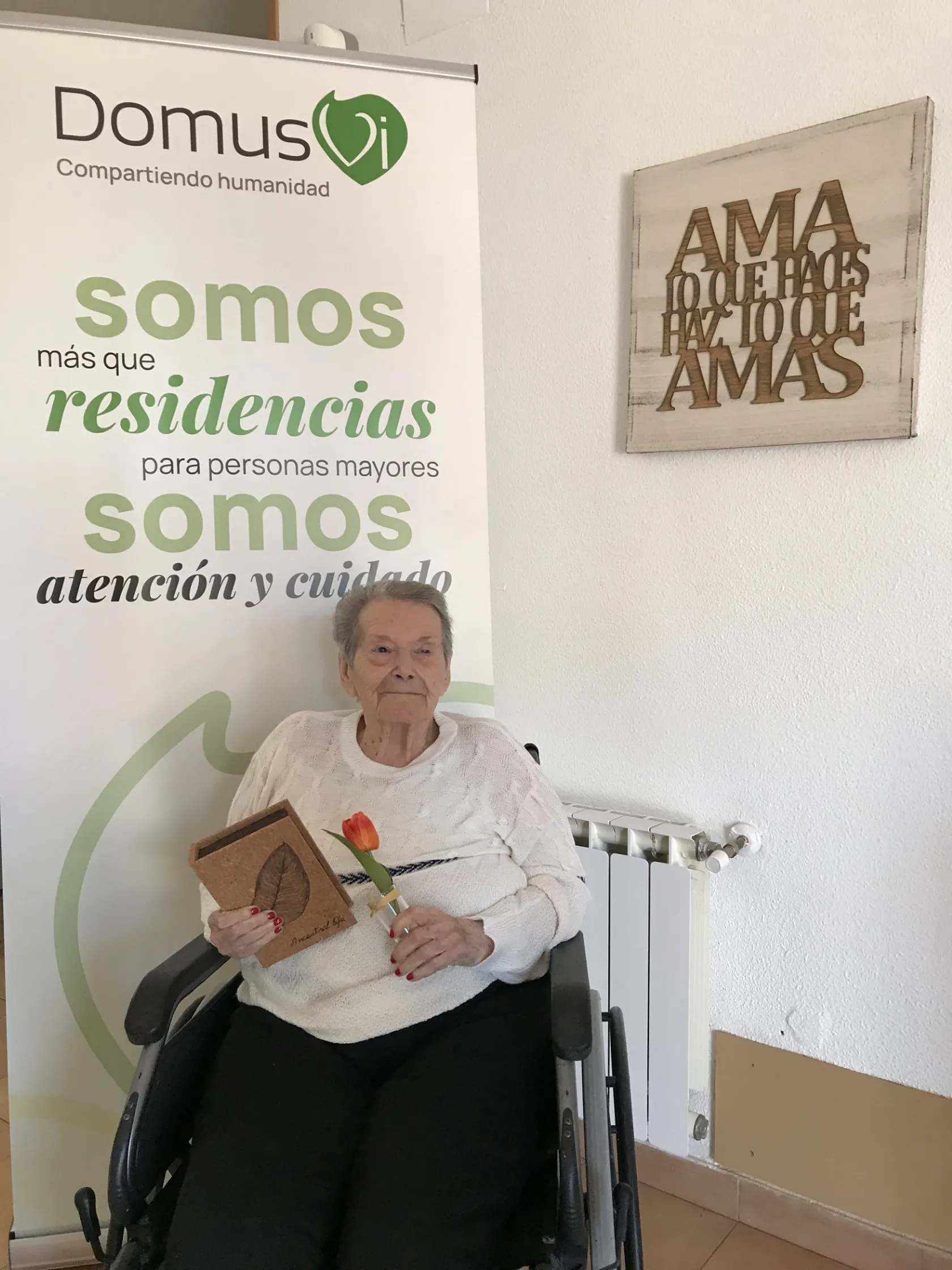 24042024124232SSSdia del libro lola.jpg