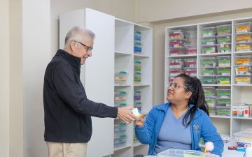 Farmacia-Acalis-Las-Tranqueras