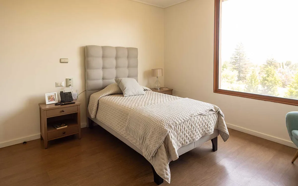 Habitación-modelo-02-de-la-residencia-para-mayores-Acalis-Los-Dominicos