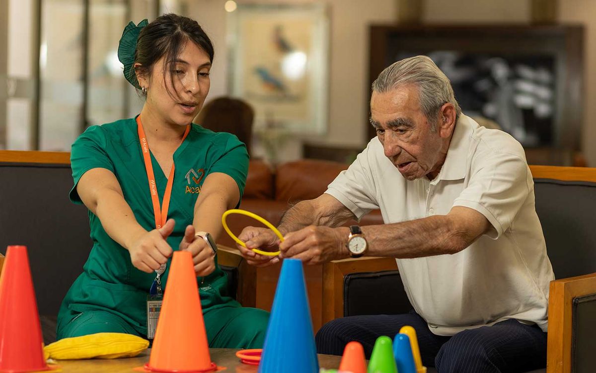 Terapia-ocupacional-en-residencia-Acalis-Coventry-en-Ñuñoa