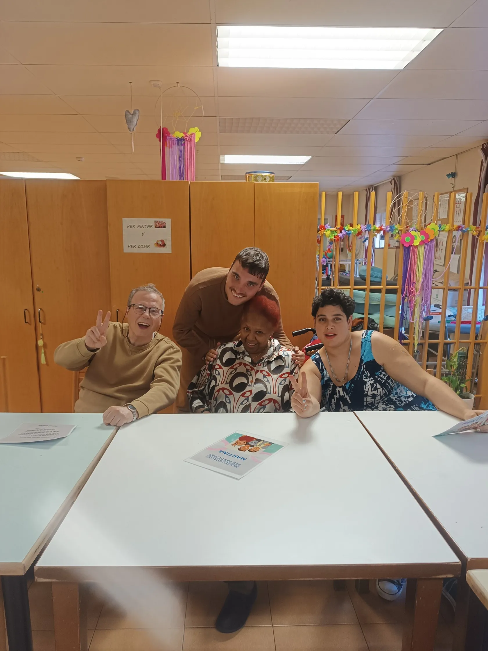 20ca1f75-9d09-4e37-bf56-ec09c5b394de.jpg