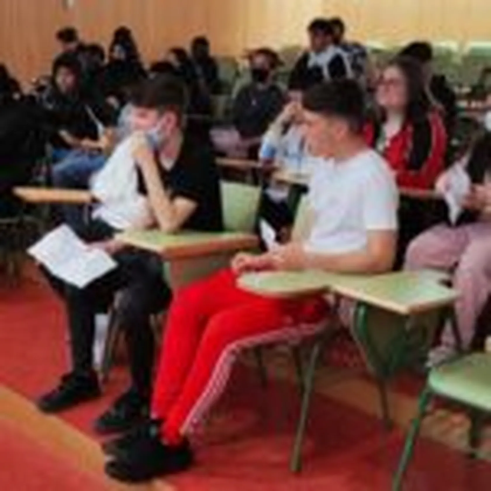 Salon-de-actos-chicos-min-150x150.jpg