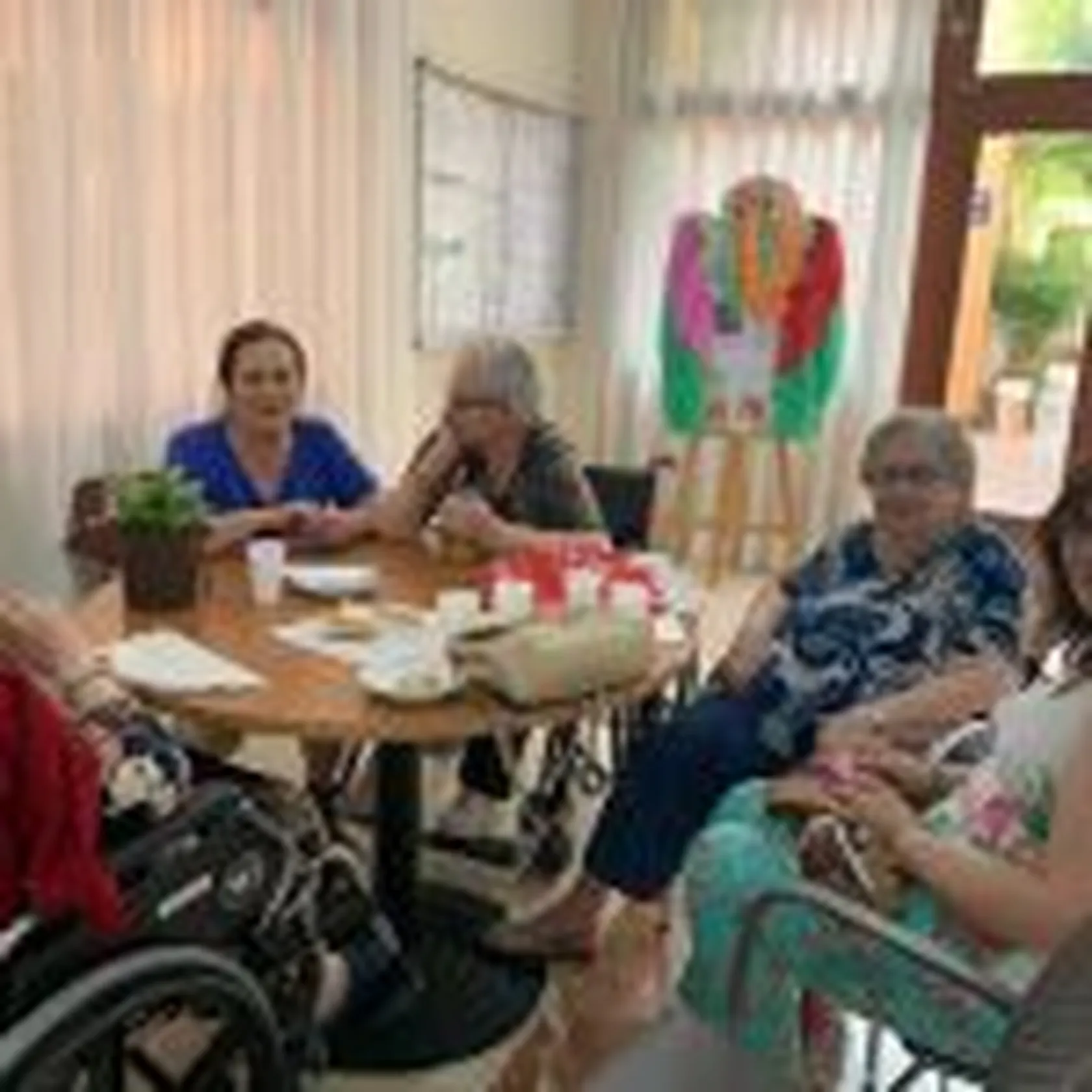 MERIENDA-CON-FAMILIAS-DOMUSVI-ALBUFERA-11-150x150.jpg