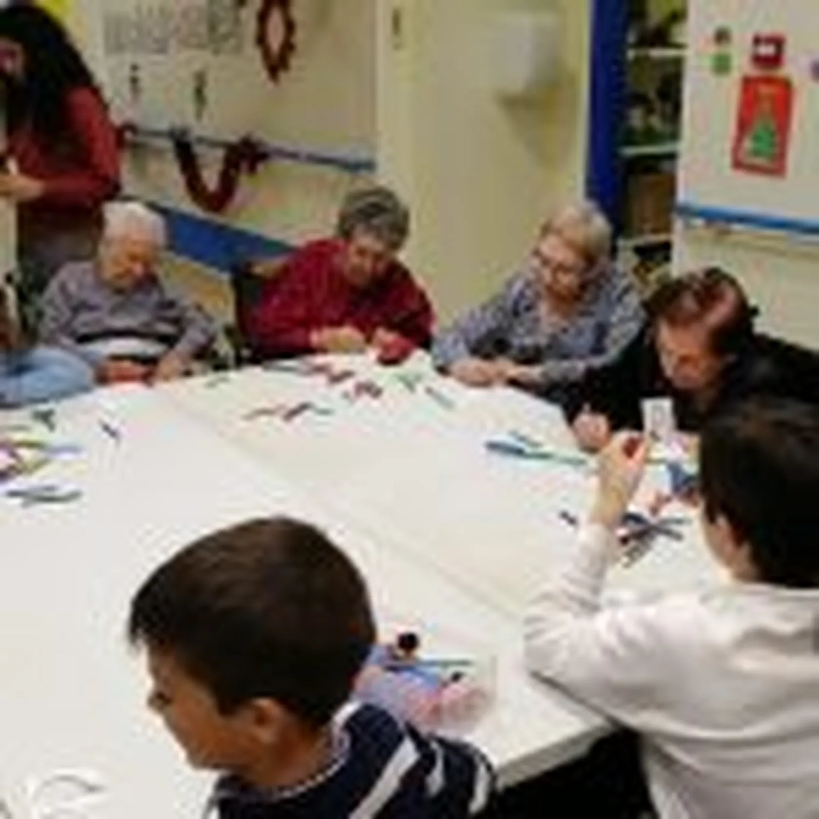 Actividad-intergeneracional-en-navidad-3-150x150.jpg