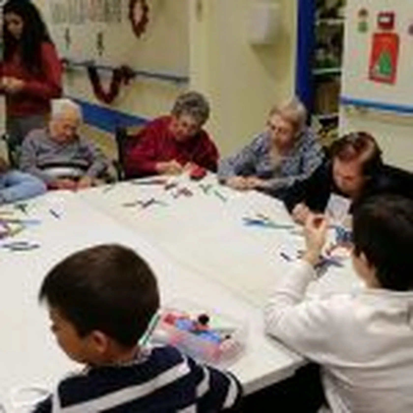 Actividad-intergeneracional-en-navidad-2-150x150.jpg