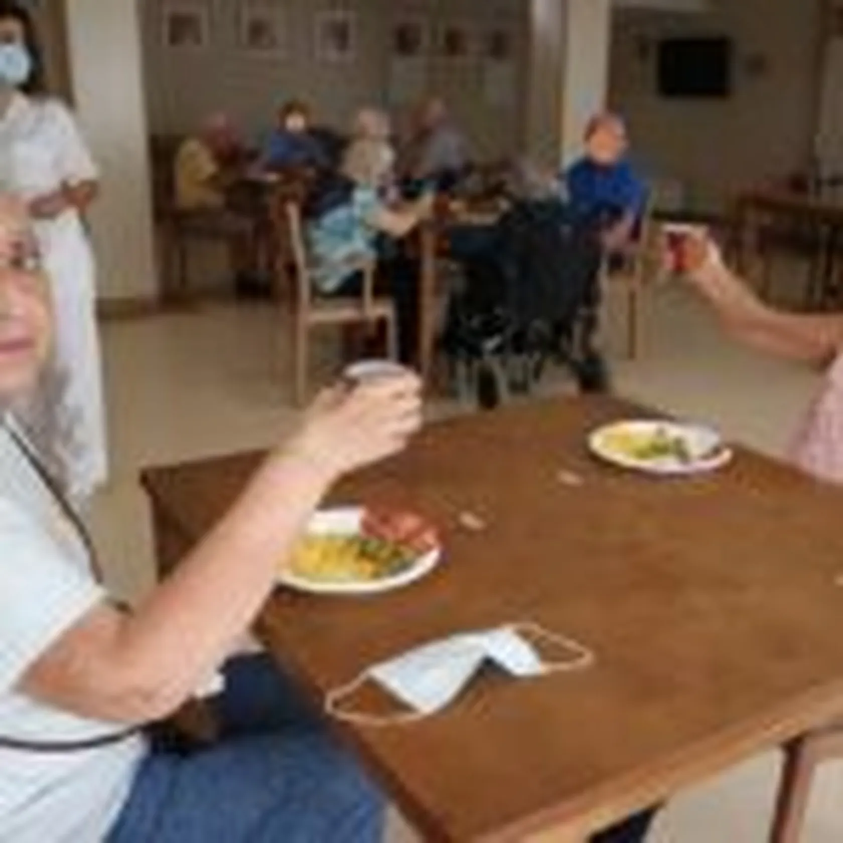aperitivo-fin-de-fiesta-DomusVi-santa-Pola-1-150x150.jpg