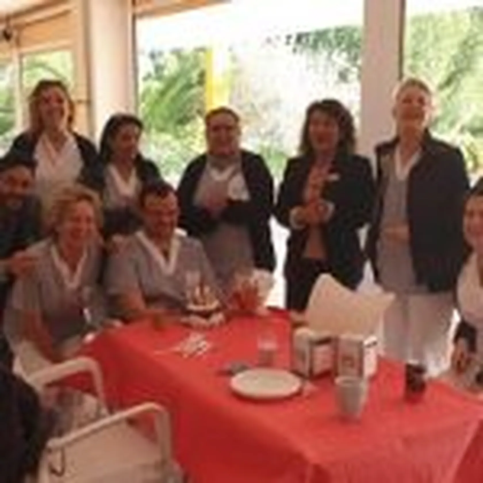 Cantando-cumpleaños-feliz-DomusVi-Alcalá-de-Guadaíra-150x150.jpg