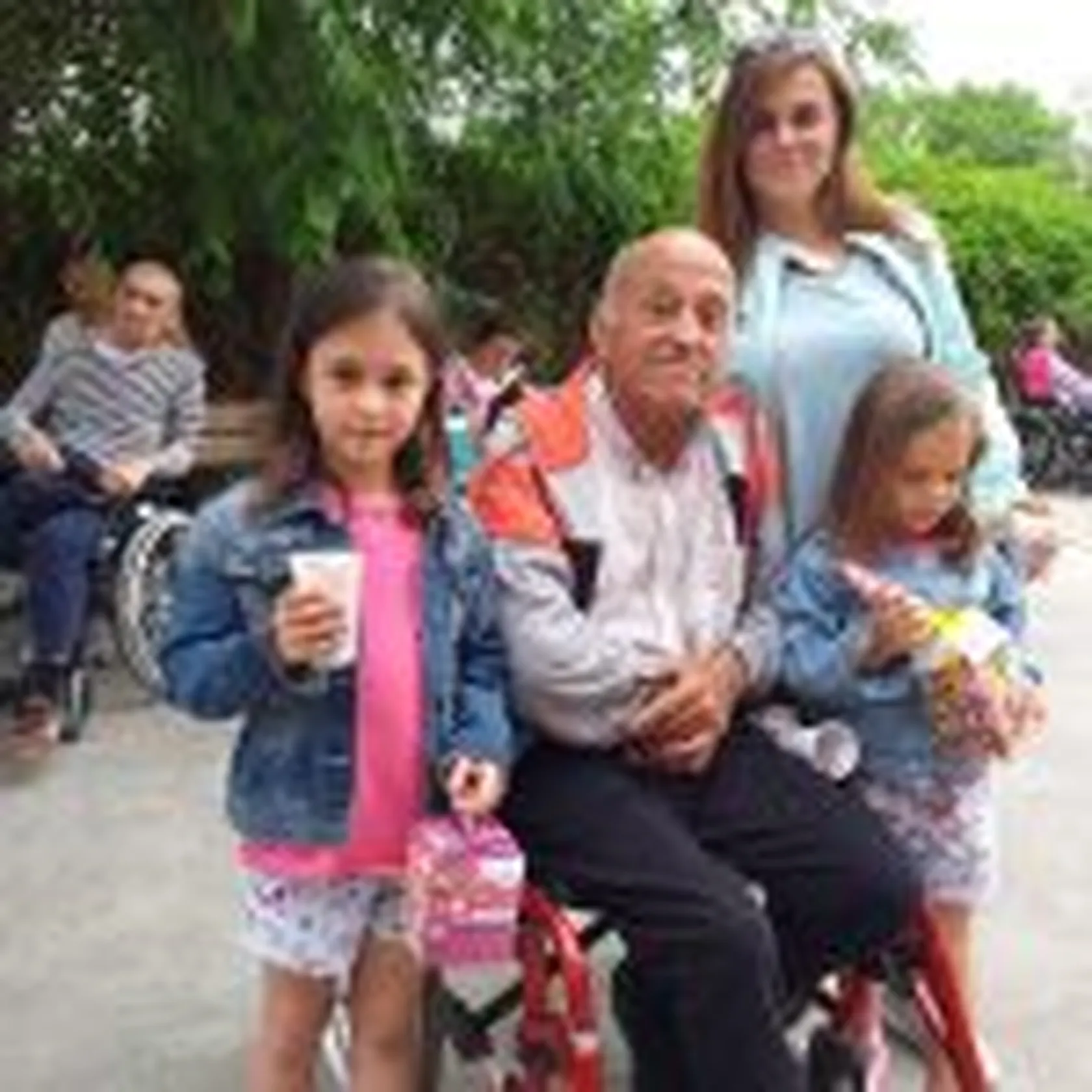 DomusVi-Valdemoro-fiesta-de-la-familia-4-150x150.jpeg